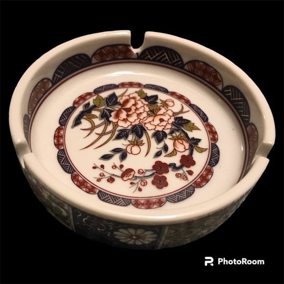 Vintage Imari Empress Japan Hand-Painted Ashtray - Picture 3 of 7